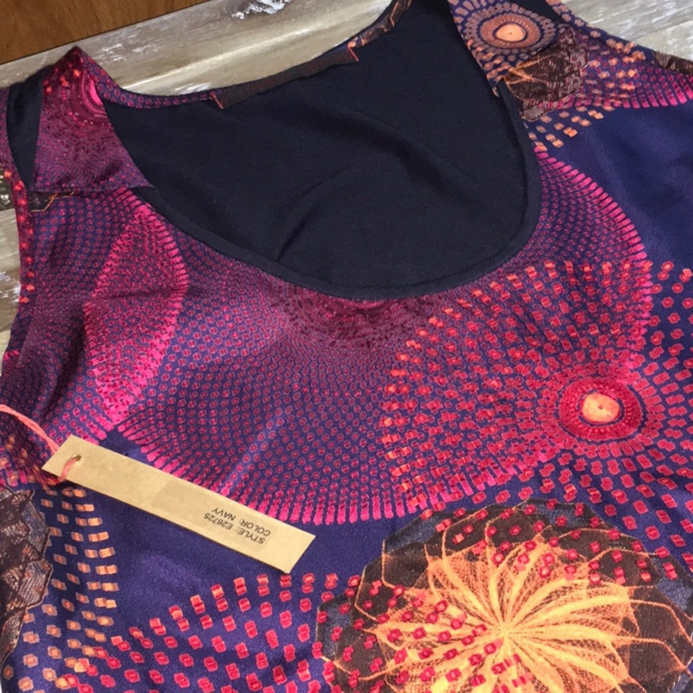 A Common Thread Blouse. - Picture 7 of 7